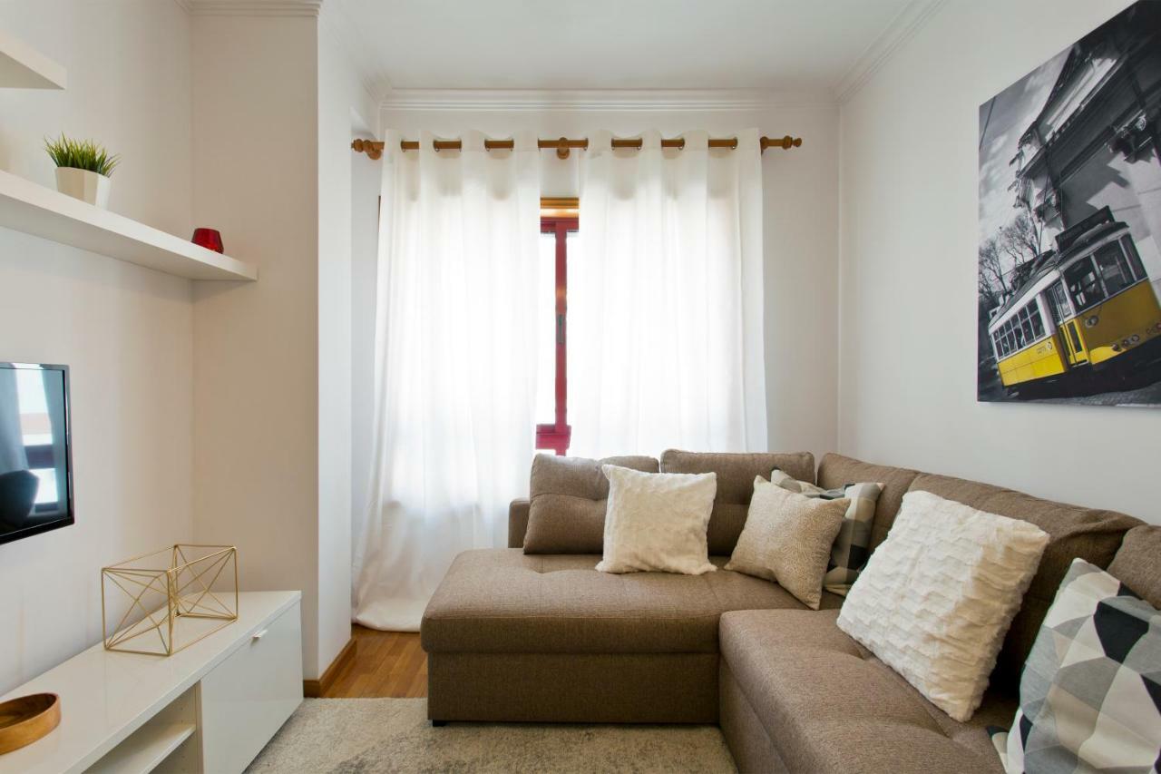 Rustic Bright Flat With Netflix - City Centre Porto Bagian luar foto