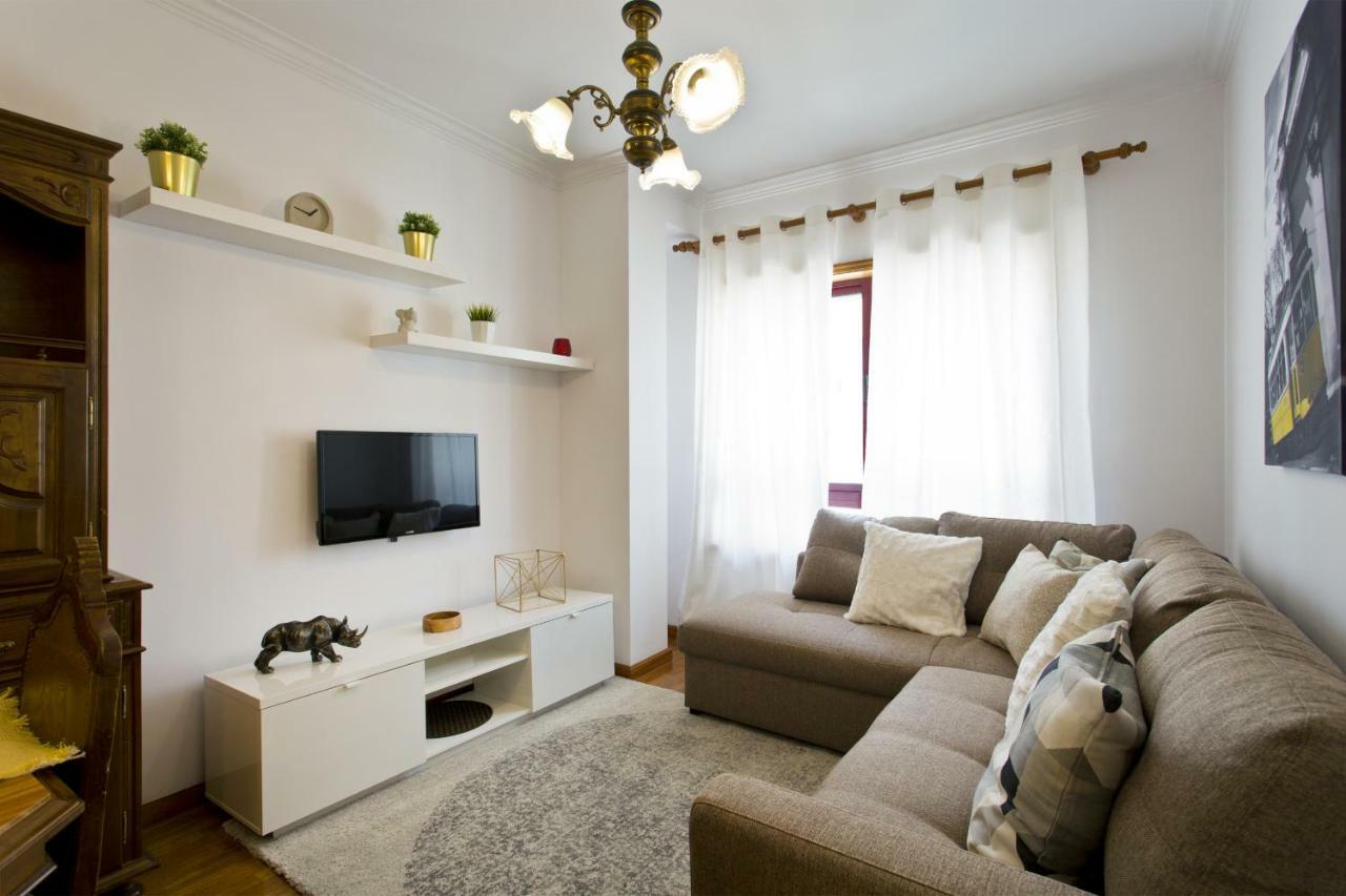 Rustic Bright Flat With Netflix - City Centre Porto Bagian luar foto