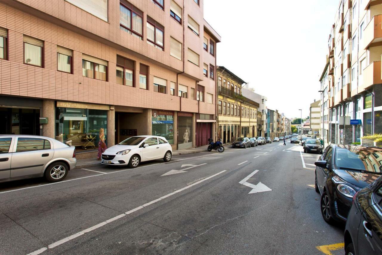 Rustic Bright Flat With Netflix - City Centre Porto Bagian luar foto